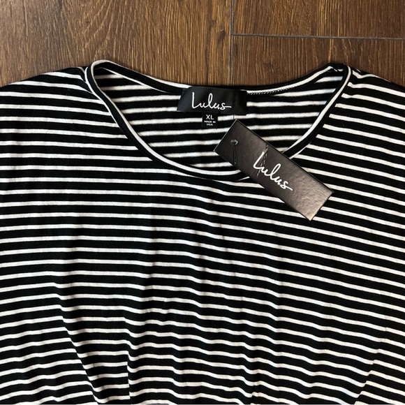 🆕 Lulu’s Take the Lead Black Striped Tie-Front Crop Top SZ XL - Picture 6 of 8